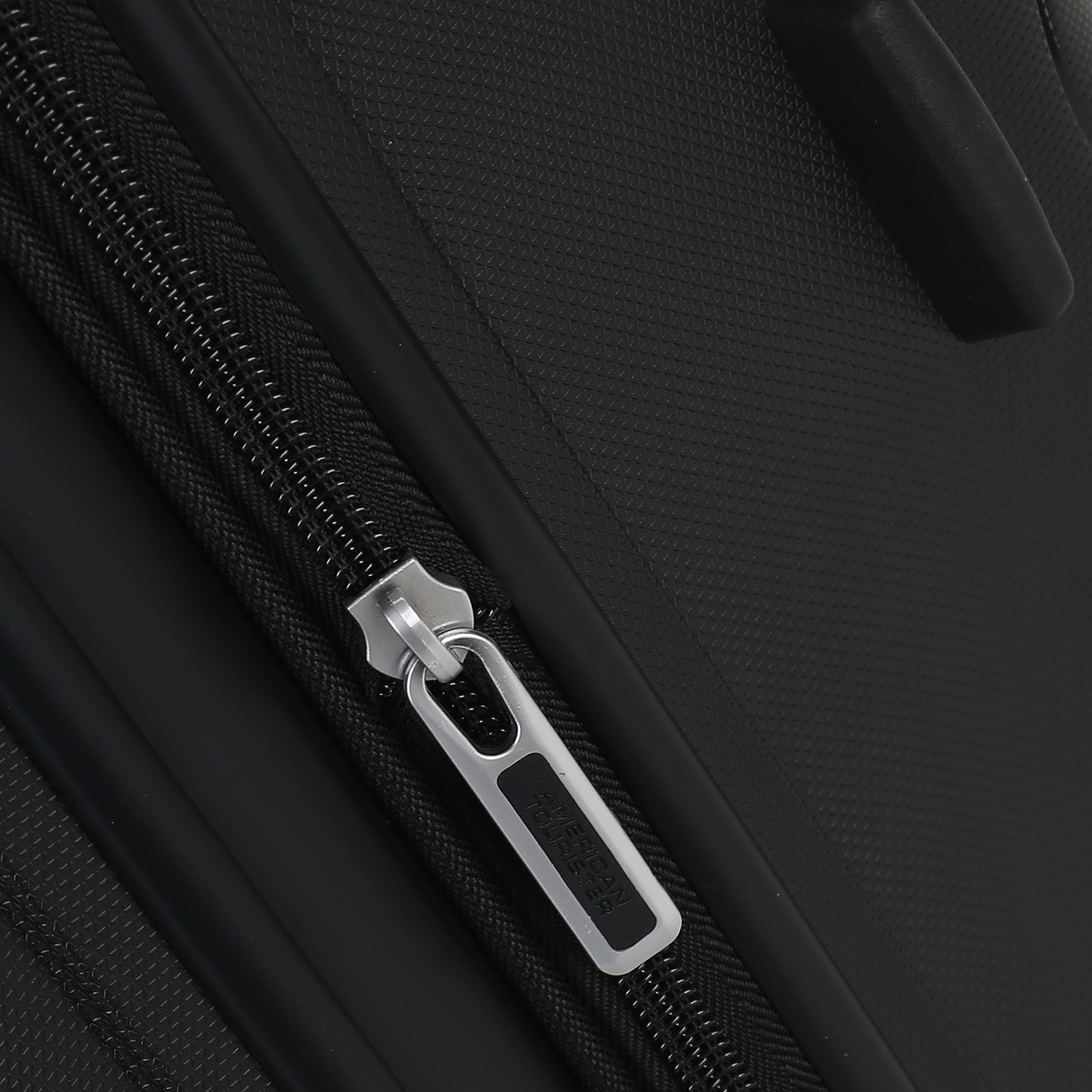 Чемодан American Tourister Sunside