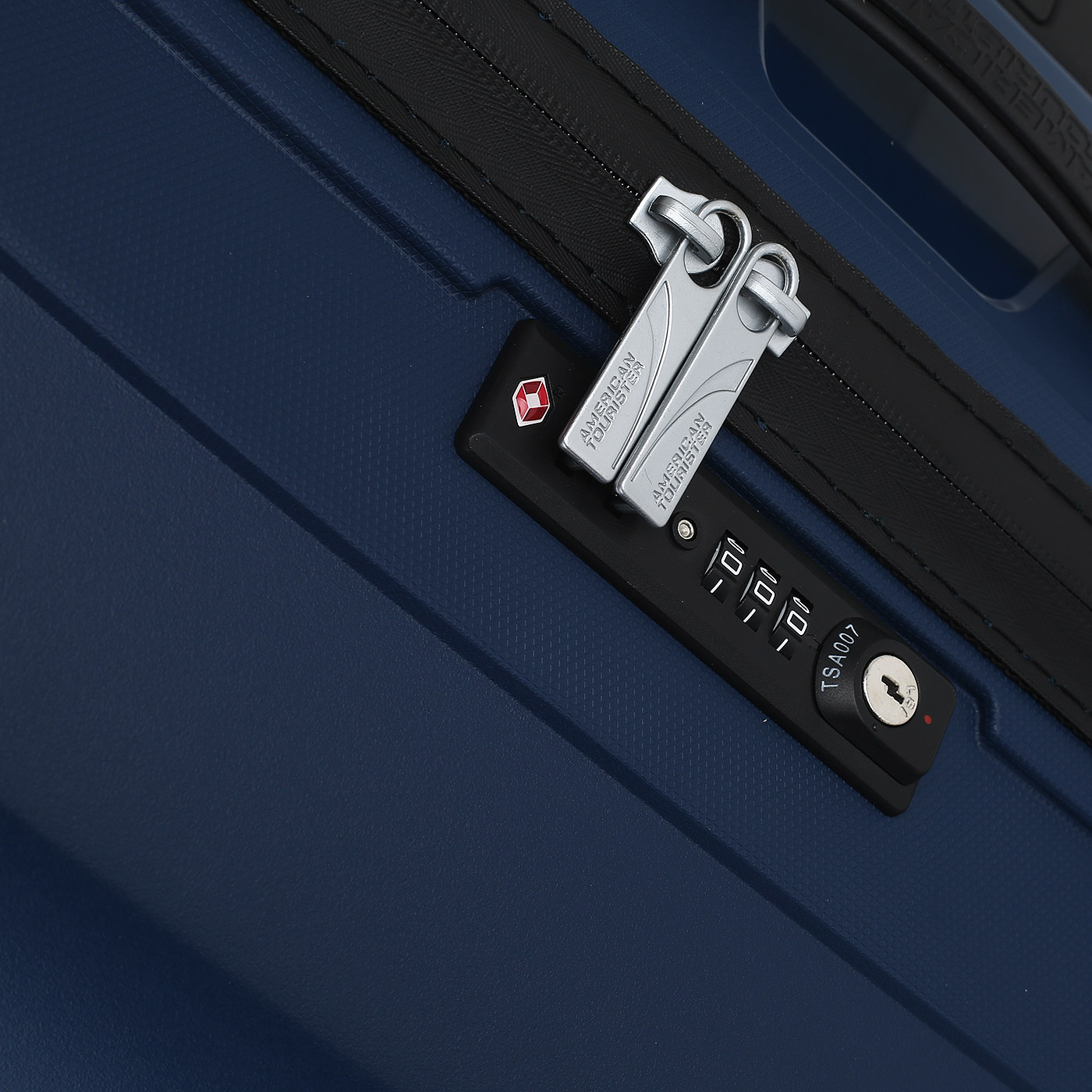 Чемодан American Tourister Airconic