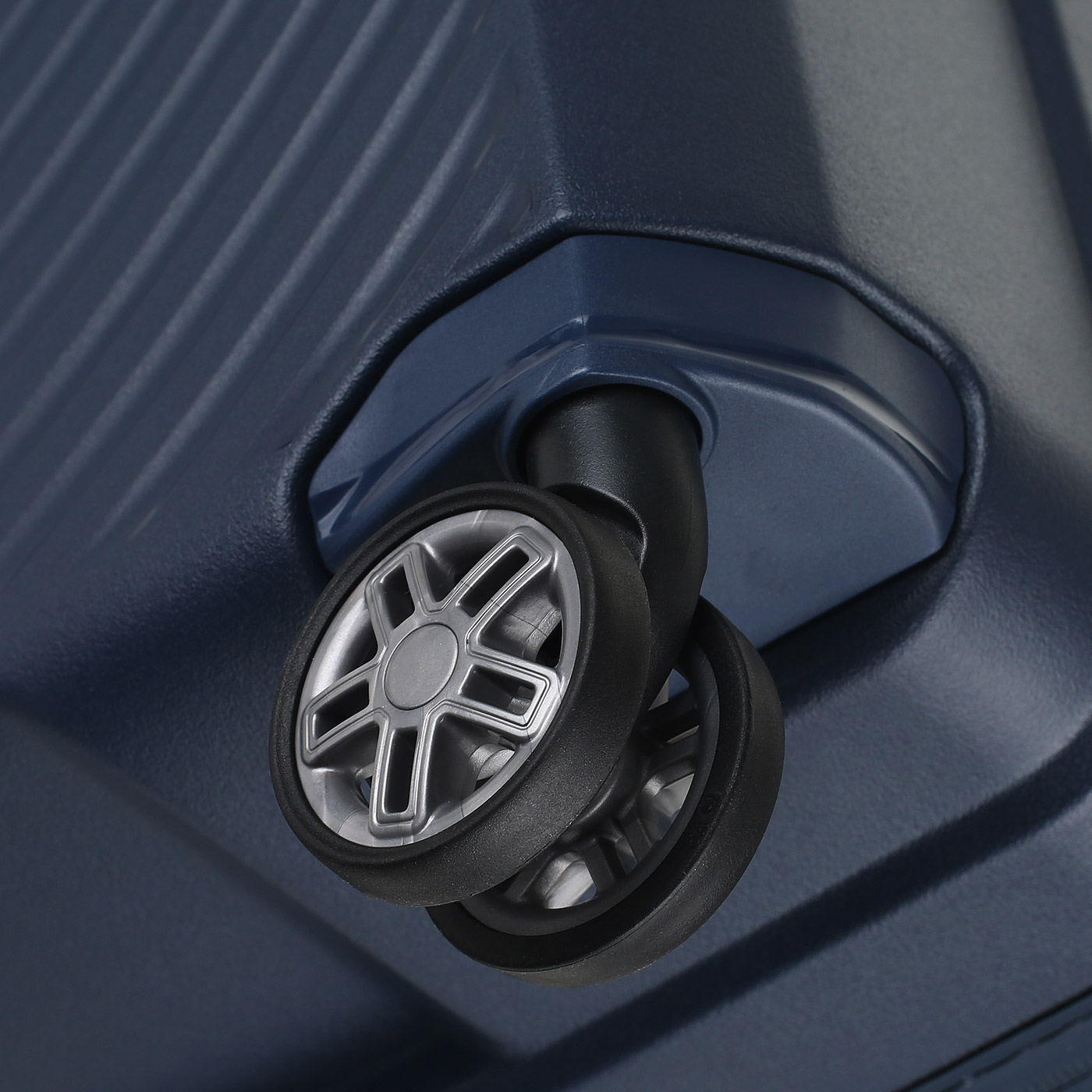 Чемодан очень большой XL из полипропилена Samsonite Hi-Fi