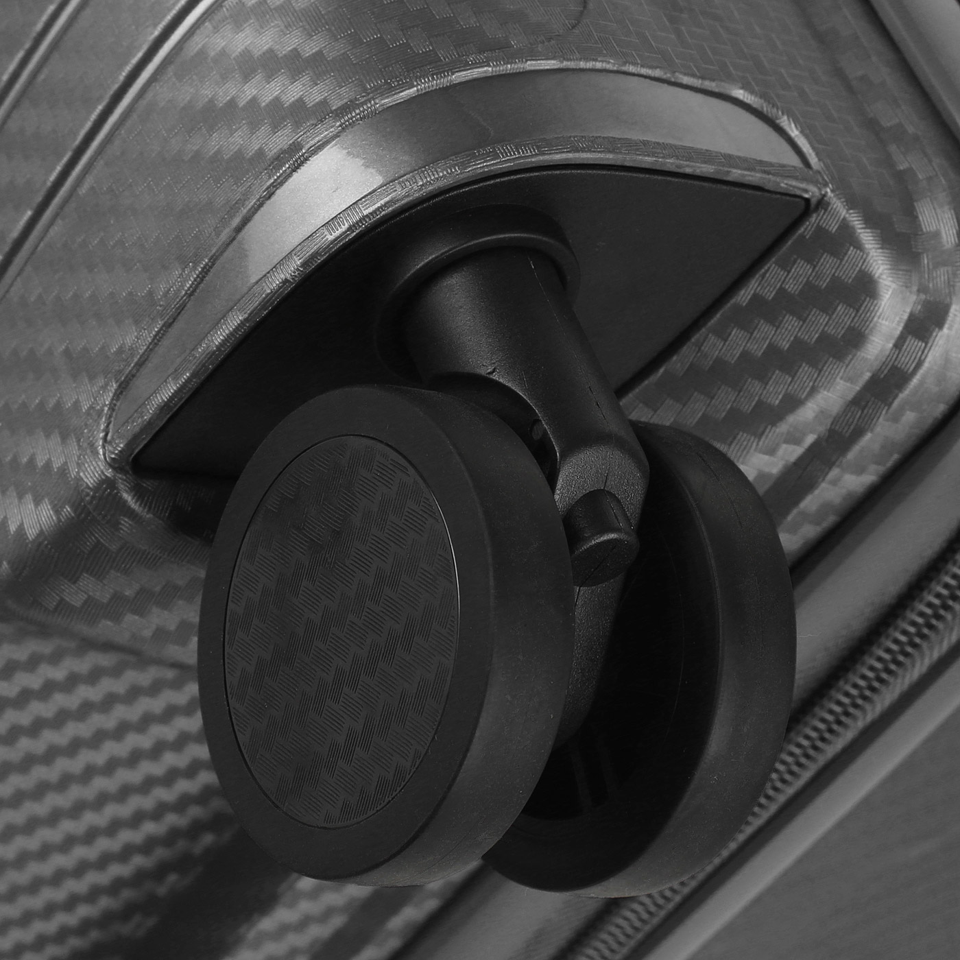 Чемодан средний M из полипропилена с кодовым замком Stevens Morocco