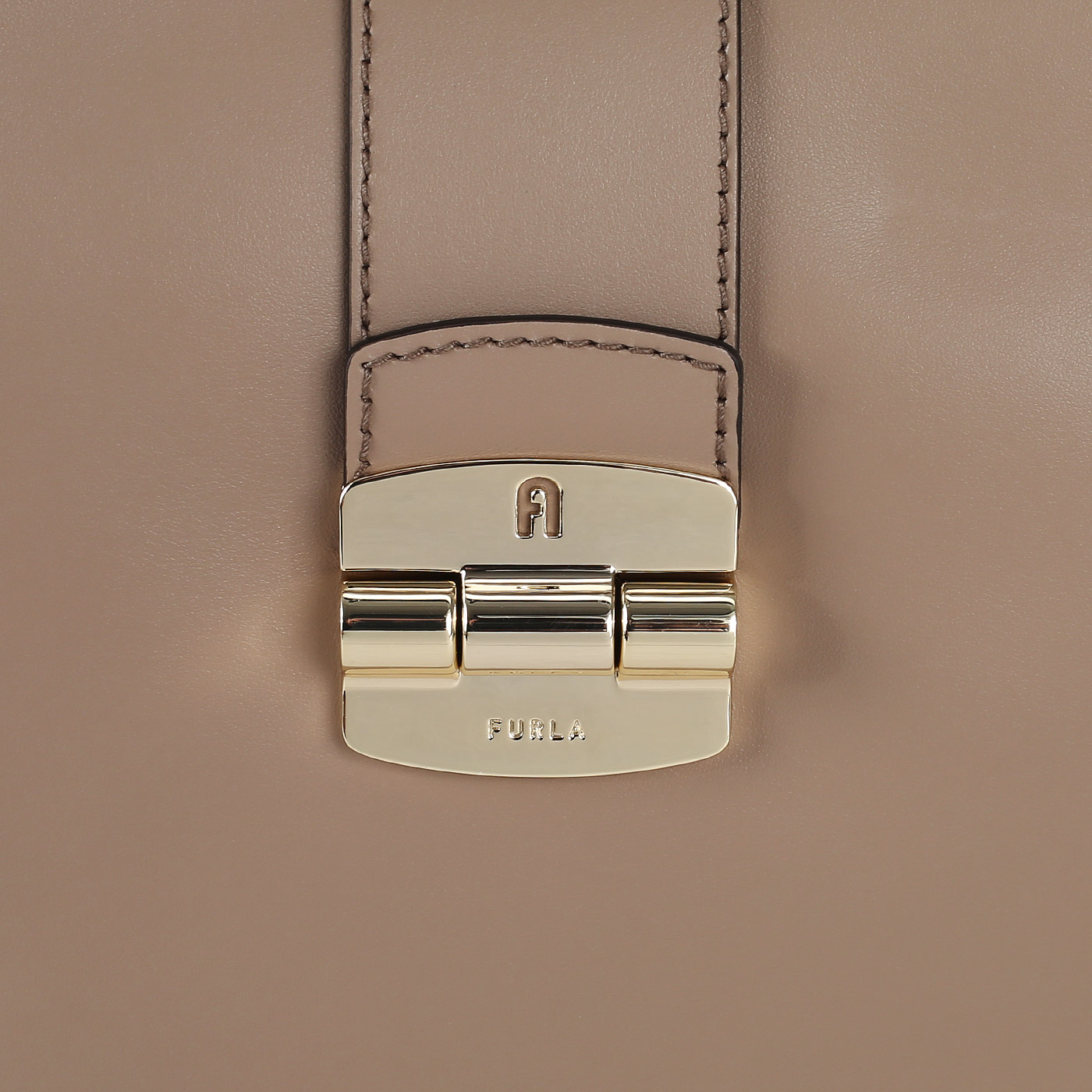 Кожаная сумка Furla Club 2