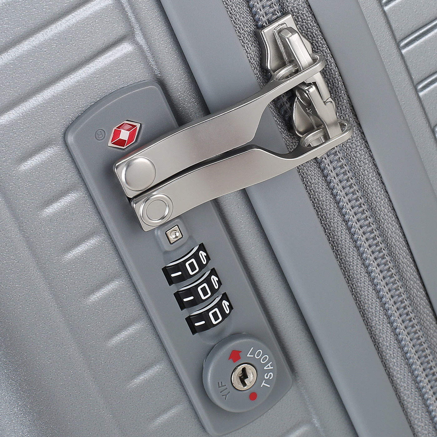 Чемодан маленький S из поликарбоната Echolac Shogun